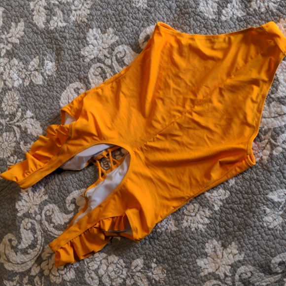 Bathing suit - Picture 3 of 4